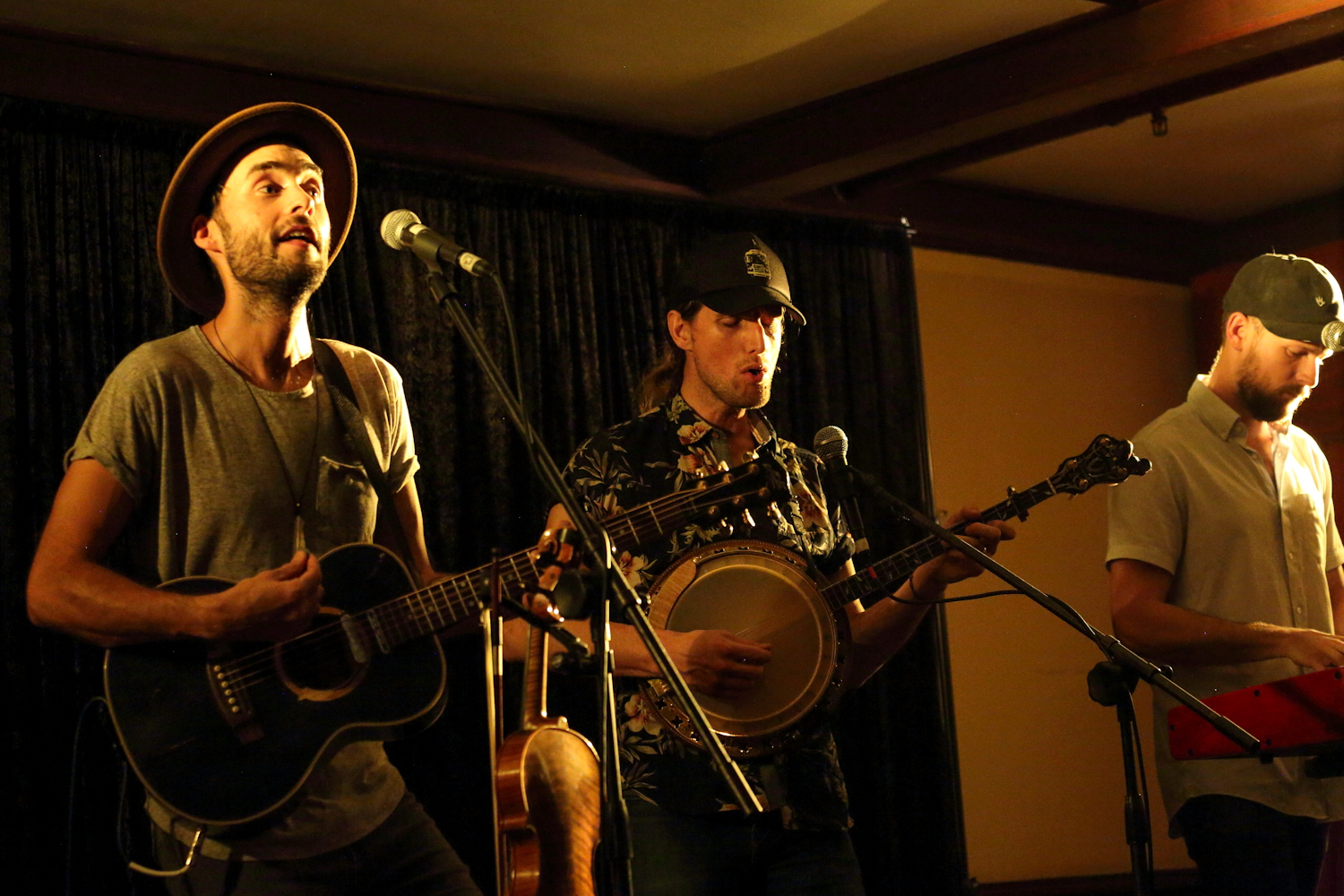 The East Pointers at the Metropole, Katoomba No Depression