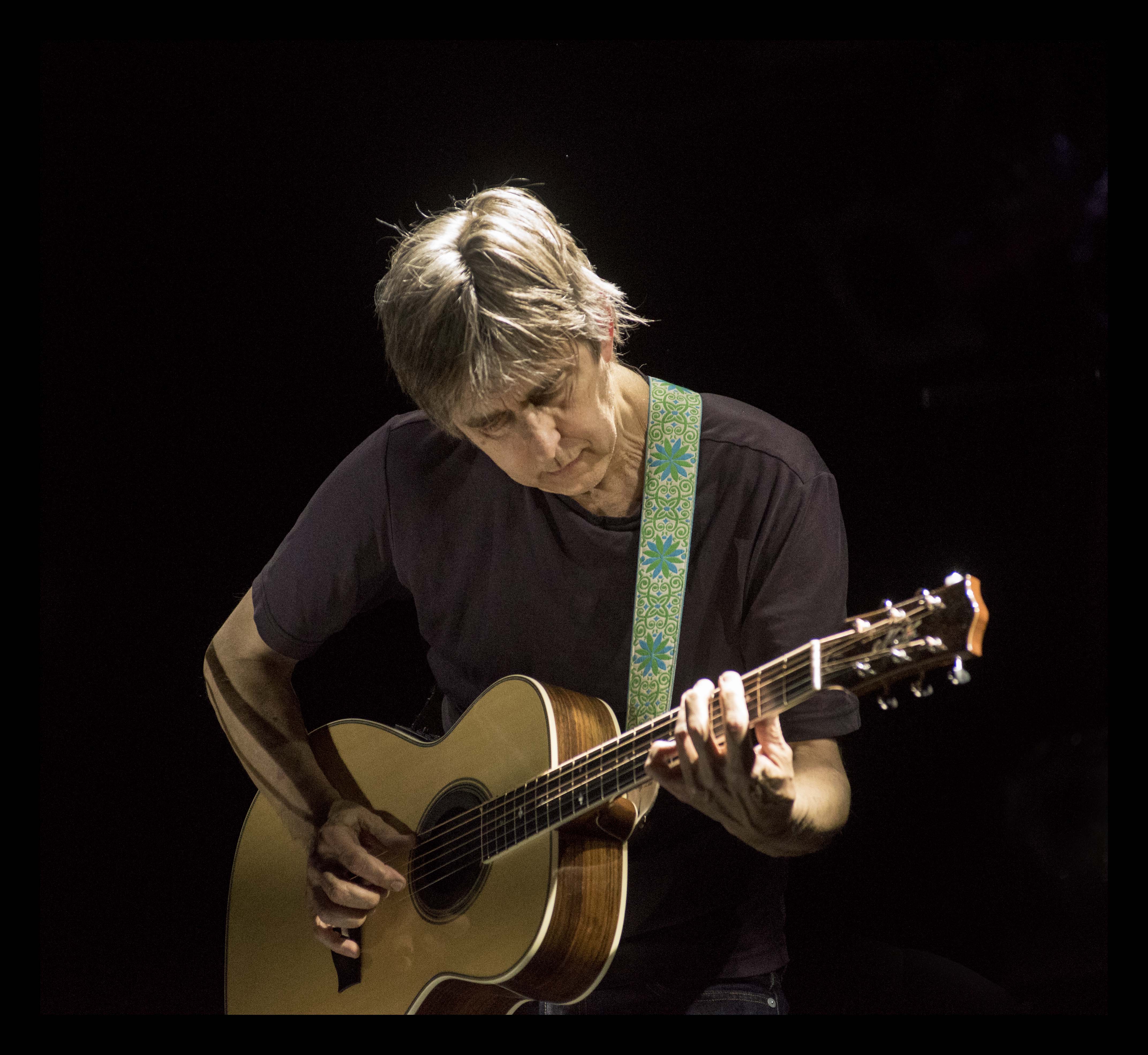 Eric plays acoustic at BB Kings